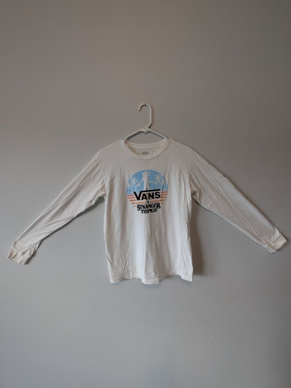 Vans X Stranger Things Colab Shirt Men’s Small Long Sleeve Crew Neck Casual